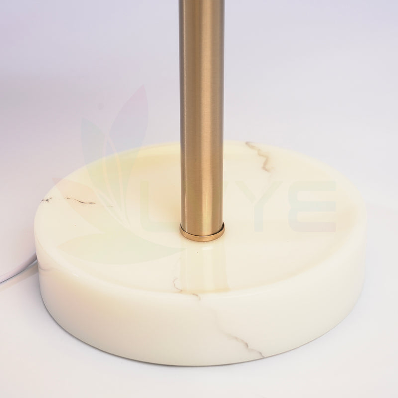 CM122 Table Lamp