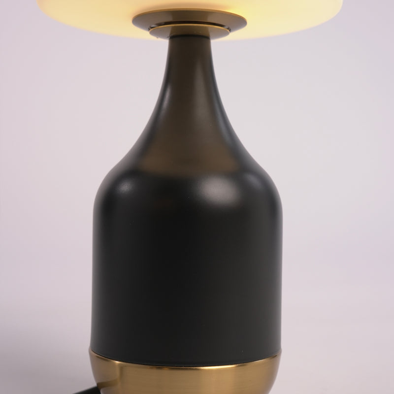 TD42-28-8 GD/BK Table Lamp