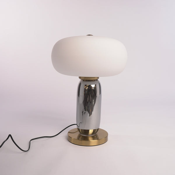 T186 Table Lamp